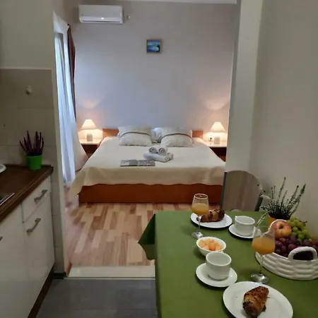 Niko Apartment *