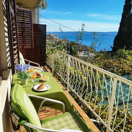 Apartman Niko Omis
